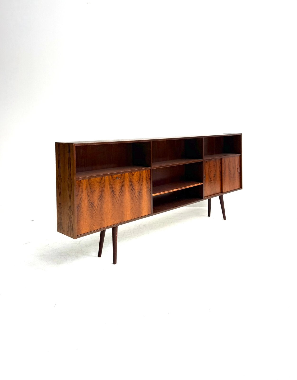 Vintage Deens Palissanderhouten boekenkast ‘60, Huis en Inrichting, Overige houtsoorten, Vintage retro buisframe design rotan webbing papercord deens