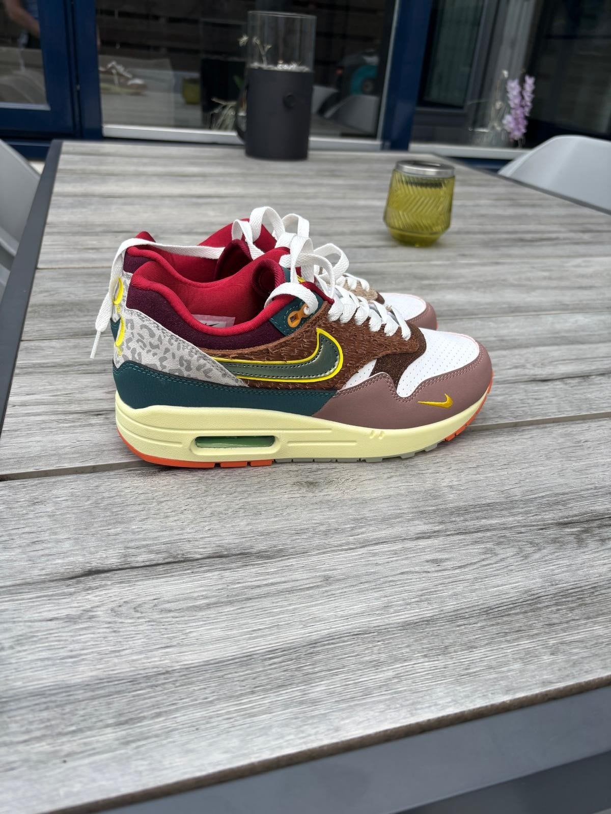Nike Air Max 1 ’87 Luxe University of Oregon PE (maat 40), Bruin, Nieuw, Ophalen of Verzenden, Sneakers of Gympen
