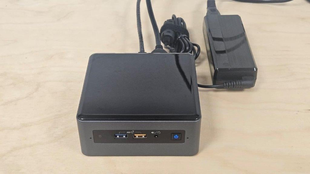 Intel NUC Kit NUC8I7BEH Intel i7 / 8GB / 256GB, Computers en Software, https://www.intel.com/content/www/us/en/support/contact-us.html#support-intel-more-ways-to-contact-us