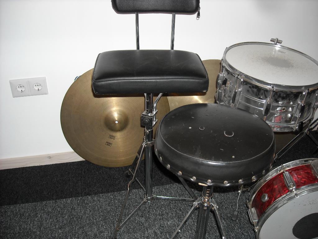 RESTANTEN / OPRUIMING drumspullen voor alles 200euro, Muziek en Instrumenten, Ophalen, Gebruikt, Overige merken