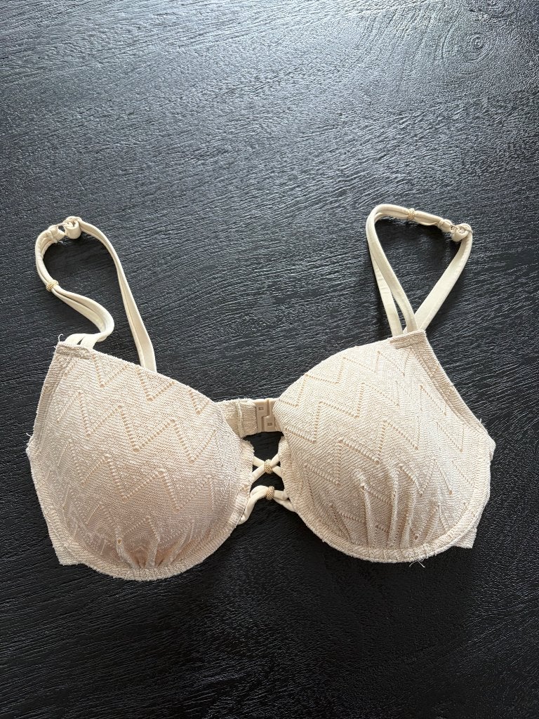 Hunkemöller bikinitop 75E in nette staat., Beige, Ophalen of Verzenden, Bikini, Hunkemöller