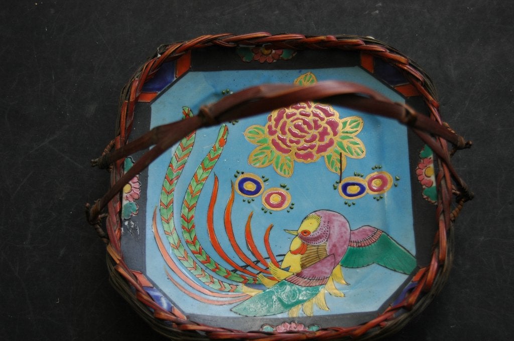Antieke Japanse Imari schaal in bamboe mand, Ophalen