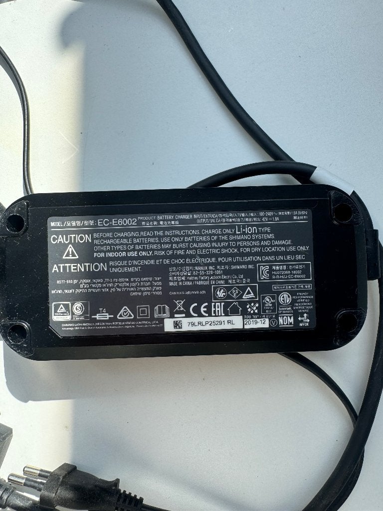 Shimano STEPS acculader EC-E6002 – 42V, Verzenden, Zo goed als nieuw
