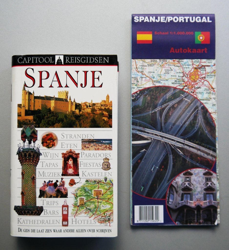 Capitoolreisgids Spanje incl wegenkaart, Europa, Ophalen of Verzenden, Zo goed als nieuw, Reisgids of -boek