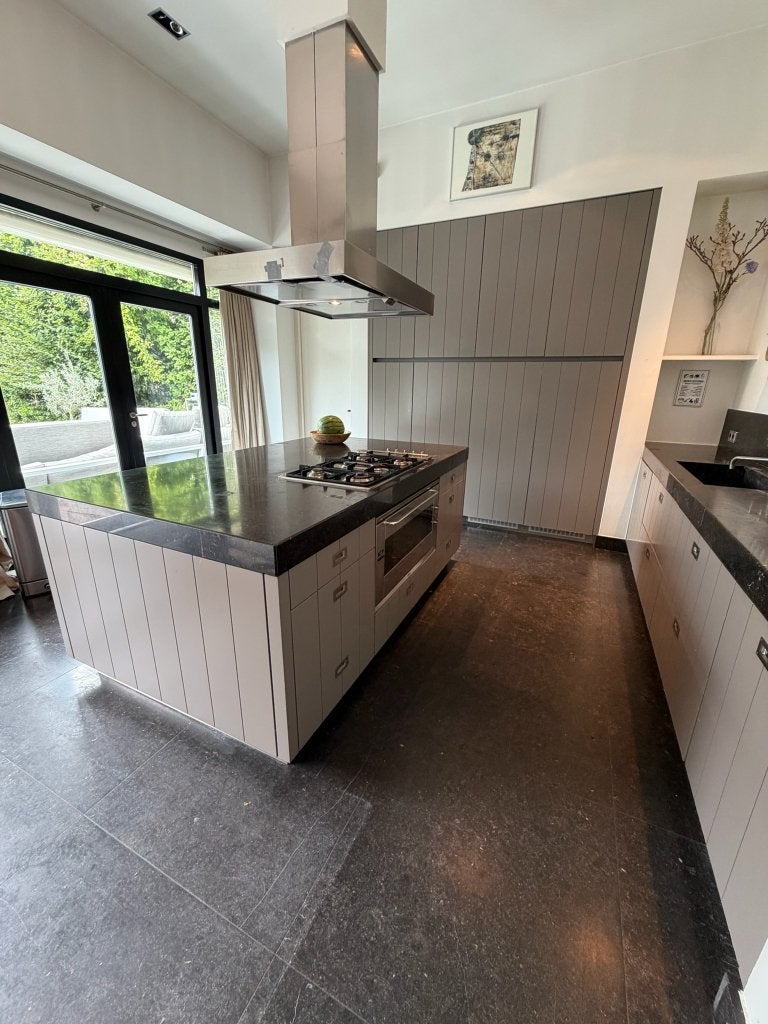 Moderne FRAKO keuken met kookeiland en luxe apparatuur, Ophalen, Gebruikt, Hoekkeuken, Graniet of Steen