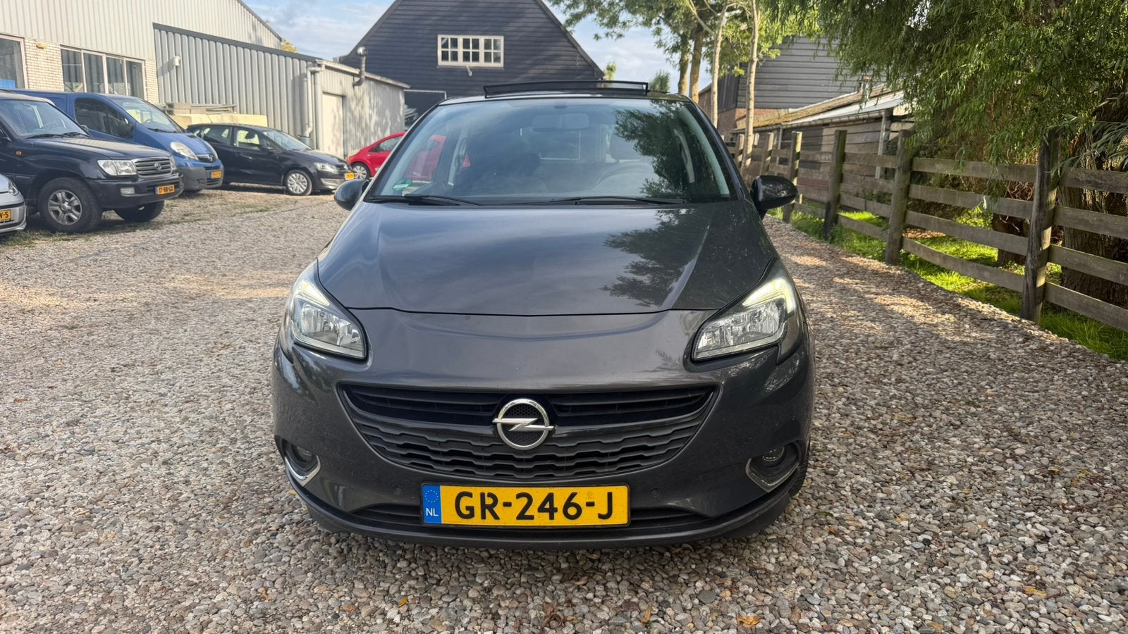 Opel Corsa 1.0T 66KW/90PK 3D 2015 Grijs carplay pano airco, Voorwielaandrijving, 1063 kg, Origineel Nederlands, Handgeschakeld