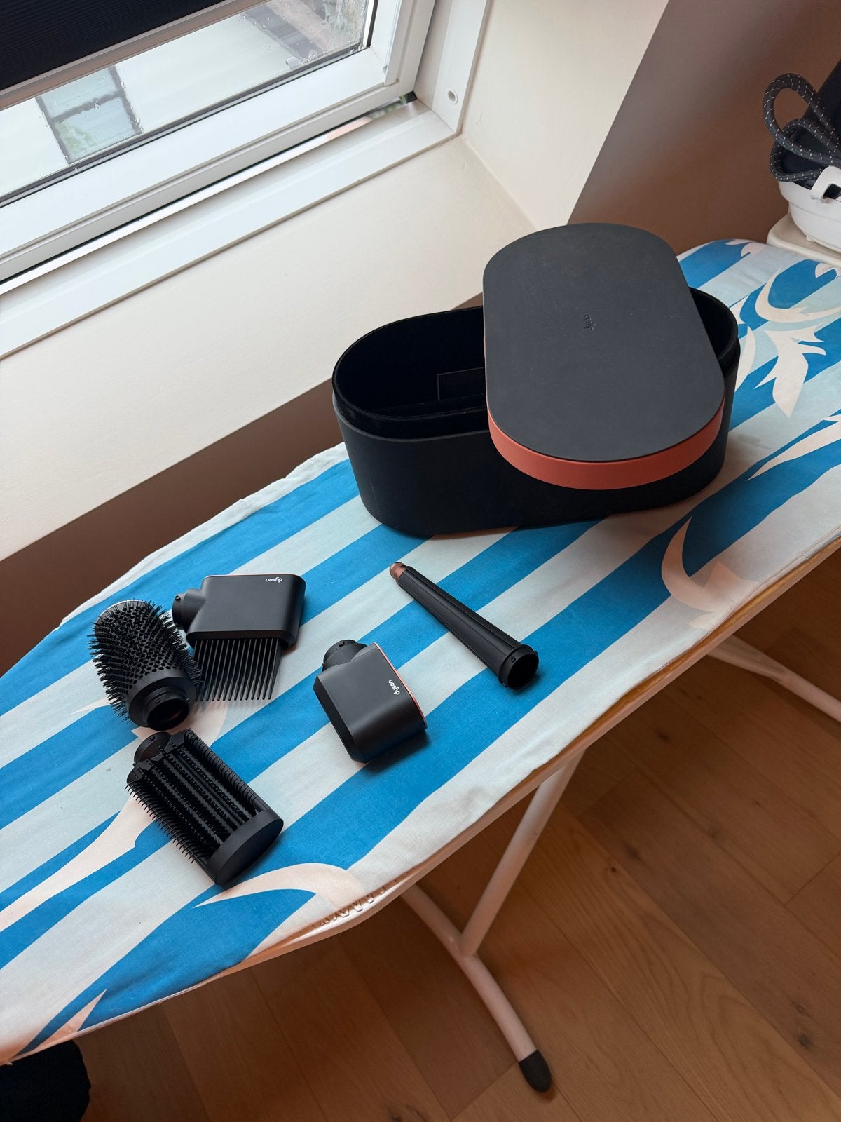 Dyson Airwrap accessoires met opbergdoos, Ophalen of Verzenden, Zo goed als nieuw