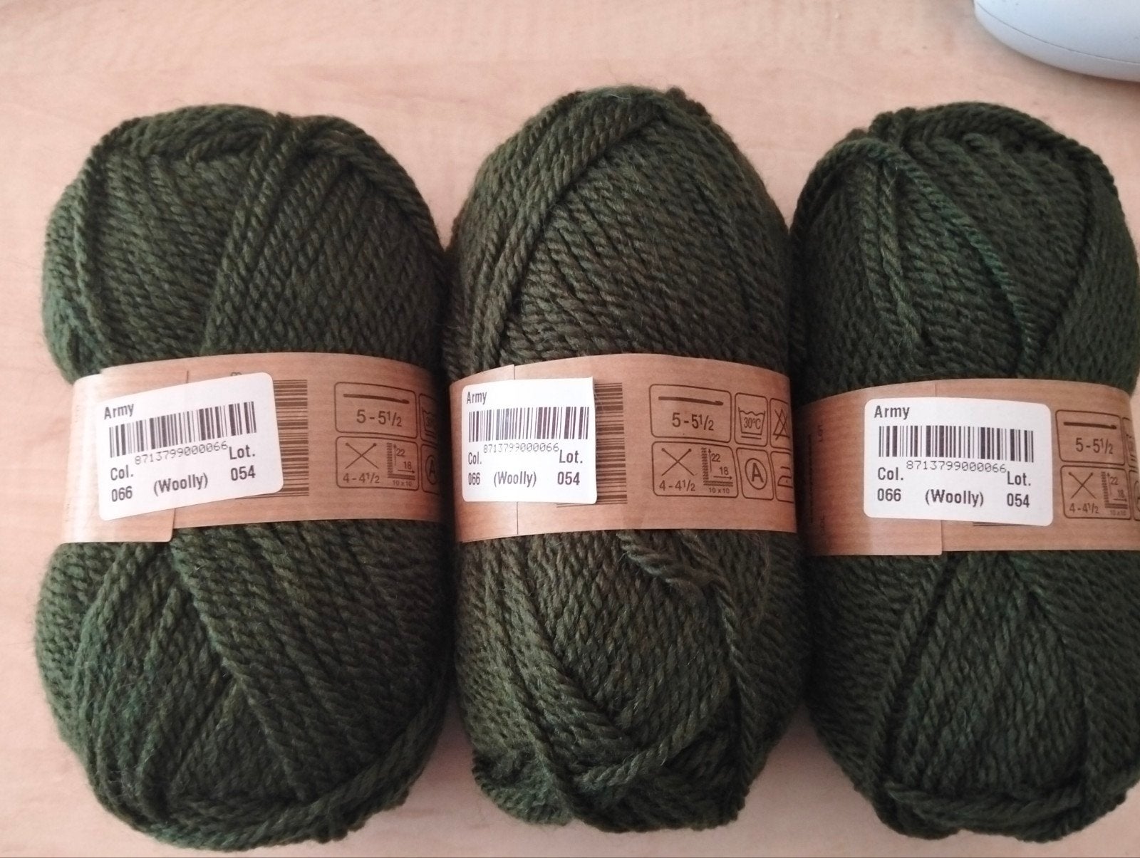 3 bollen donkergroene wol -  mr Cey Wooly  (60% acryl, 40% w, Hobby en Vrije tijd, Breien en Haken, Ophalen of Verzenden, Nieuw