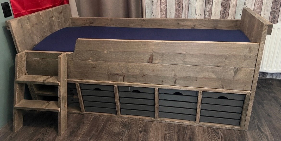 Steigerhouten kinderbed met opberglades en trap, Ophalen, Gebruikt, 90 cm, Eenpersoons