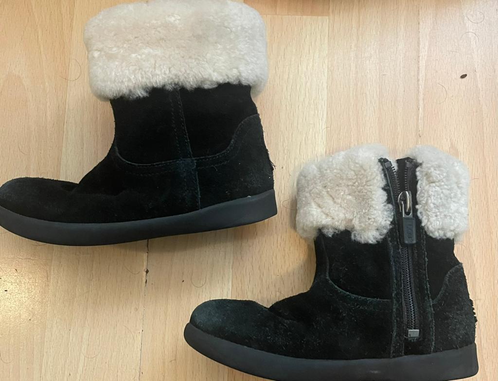 Zwarte UGG laarzen met bont, maat 27,5, Ophalen of Verzenden, Zo goed als nieuw, Meisje, Laarzen