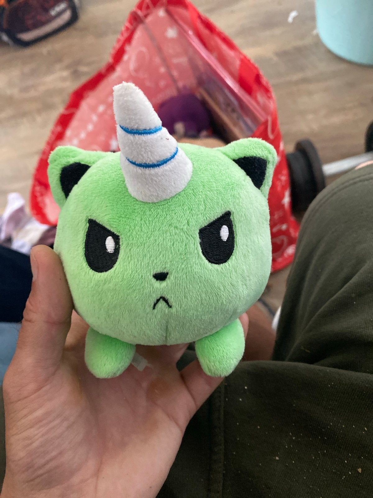 Groene eenhoorn knuffel met boze blik, Ophalen, Groen, Eenhoorn, Zo goed als nieuw