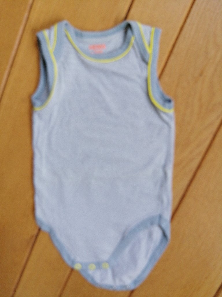 HEMA romper grijs ecru streep zonder mouw maat 74/80, Nacht- of Onderkleding, Jongetje of Meisje, Ophalen of Verzenden, Zo goed als nieuw