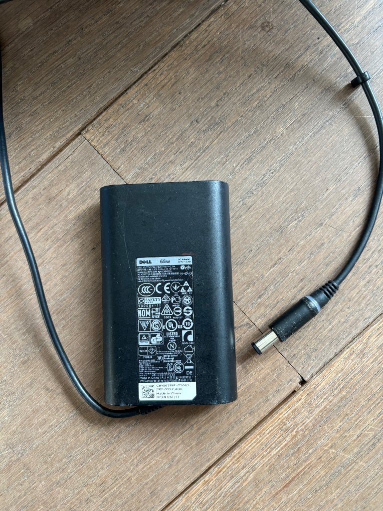 Dell adapter 65 w, Computers en Software, Laptop-opladers, Verzenden, Gebruikt, Dell