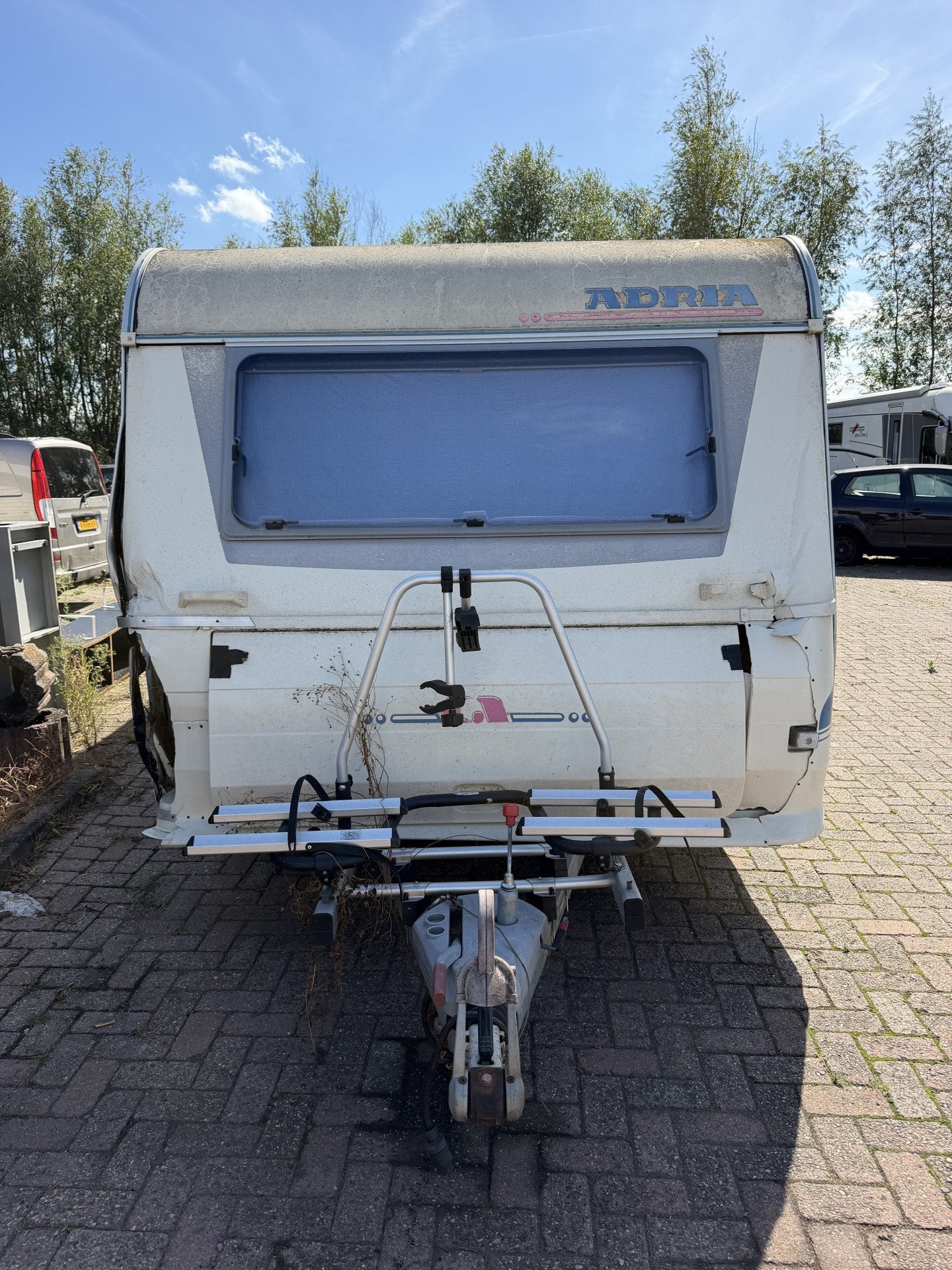Adria 5208 Caravan Schade aan de caravan! Bij de verkoop van, Info@cd-cars.nl, Vast bed, C.D. Cars, Rondzit