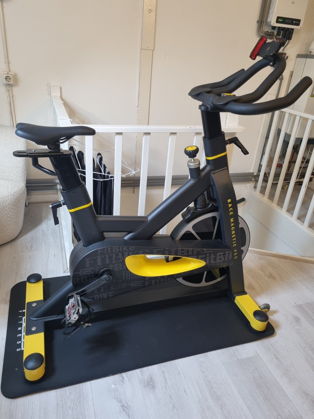 FitBike Race Magnetic Pro Spinningfiets, Sport en Fitness, Ophalen, Spinningfiets, Zo goed als nieuw, Metaal