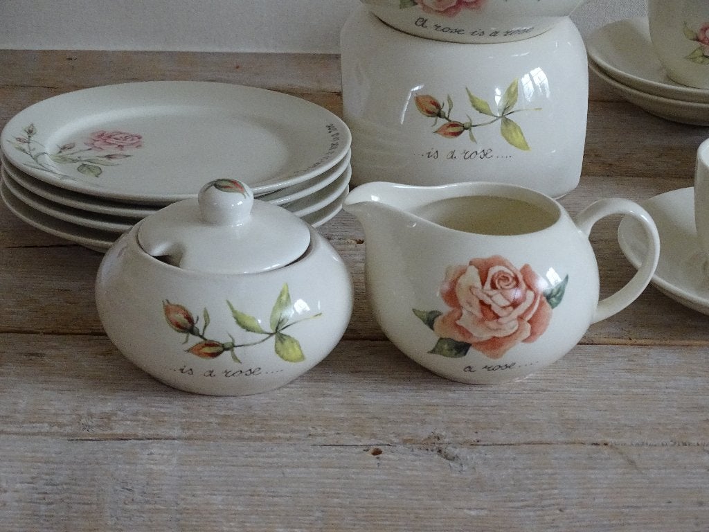 Servies, Jet (by Ter Steege), A ROSE IS A ROSE, z.g.a.n., Huis en Inrichting, Overige typen, Ophalen of Verzenden, Zo goed als nieuw