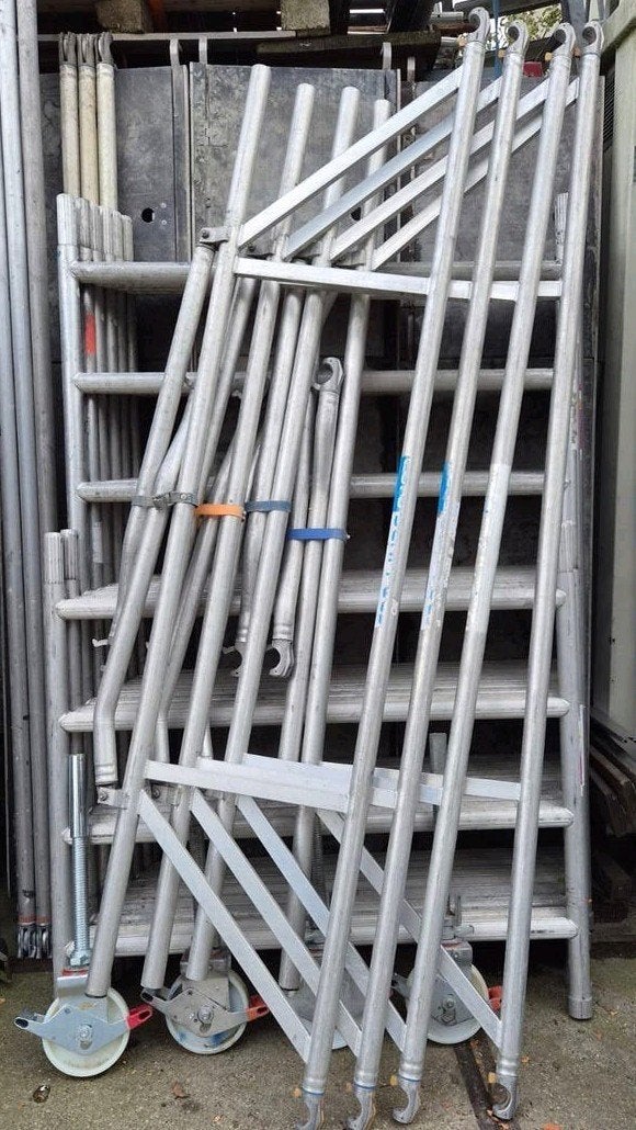 te koop rolsteiger Fiberdeck  8.20 +afsluitbare aanhanger, Ophalen of Verzenden, Euroscaffold, Rolsteiger of Kamersteiger, 5 meter of hoger