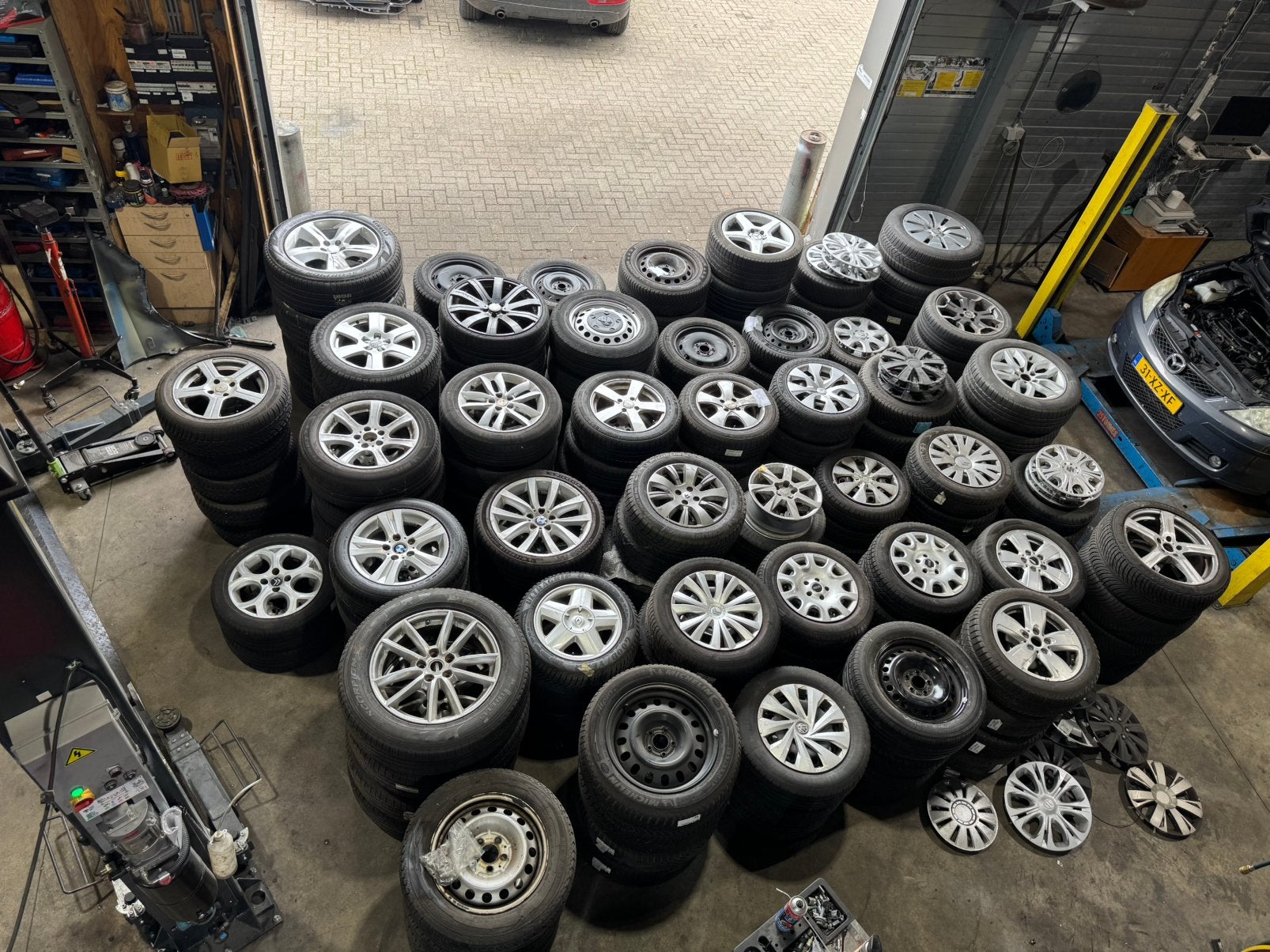 41 sets Partij Velgen 21 aluminium 20 stalen sets Met Banden, Auto-onderdelen, Ophalen, Zomerbanden, Banden en Velgen