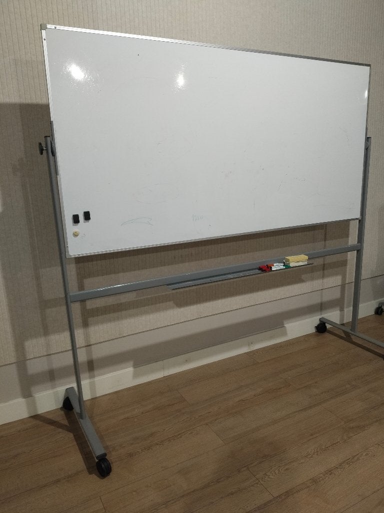 Whiteboards – 2 stuks – Met accessoires, Diversen, Ophalen, Mobiel, Gebruikt, Whiteboard
