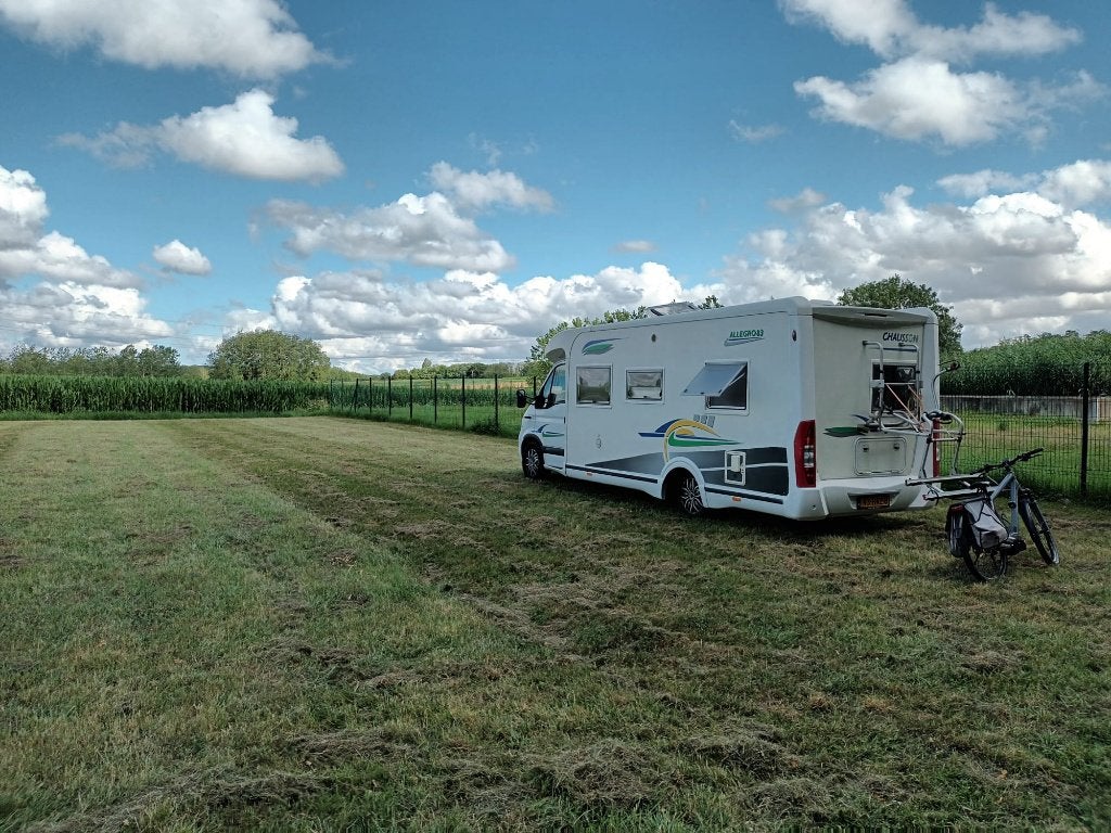Chausson Allegro 2.5 D 2008 Wit, 2500 cc, 145 pk, Beige, 4 stoelen