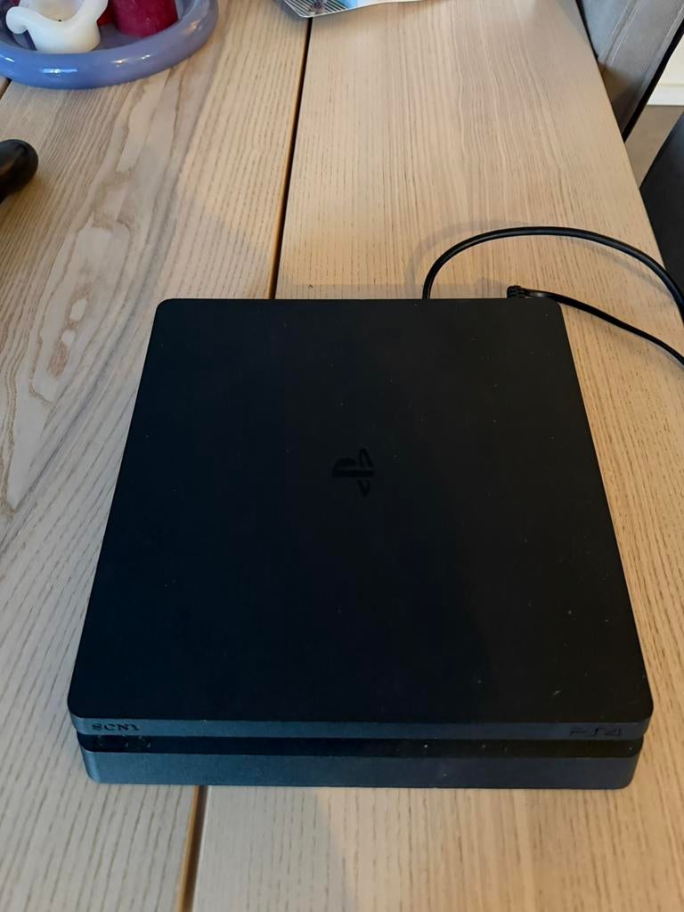 Sony PlayStation 4 Slim 500GB + 5 Controllers + 2 Games, Ophalen, Met 2 controllers, Zo goed als nieuw, Slim