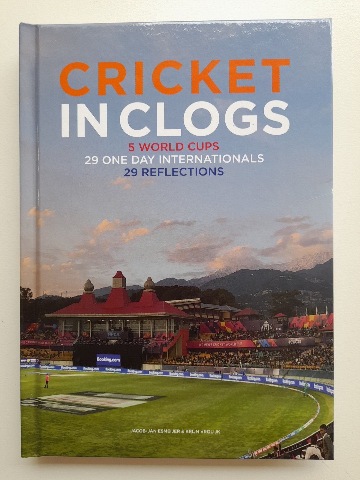 Jacob-Jan Esmeijer / Krijn Vrolijk - CRICKET IN CLOGS, Jacob-Jan Esmeijer; Krijn Vrolijk, Ophalen of Verzenden, Zo goed als nieuw
