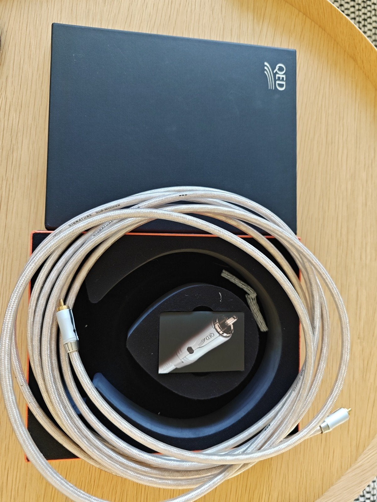 QED Signature Subwoofer Interconnect Kabel -6  meter, Ophalen of Verzenden, Zo goed als nieuw, 5 tot 10 meter, Interlink-kabel