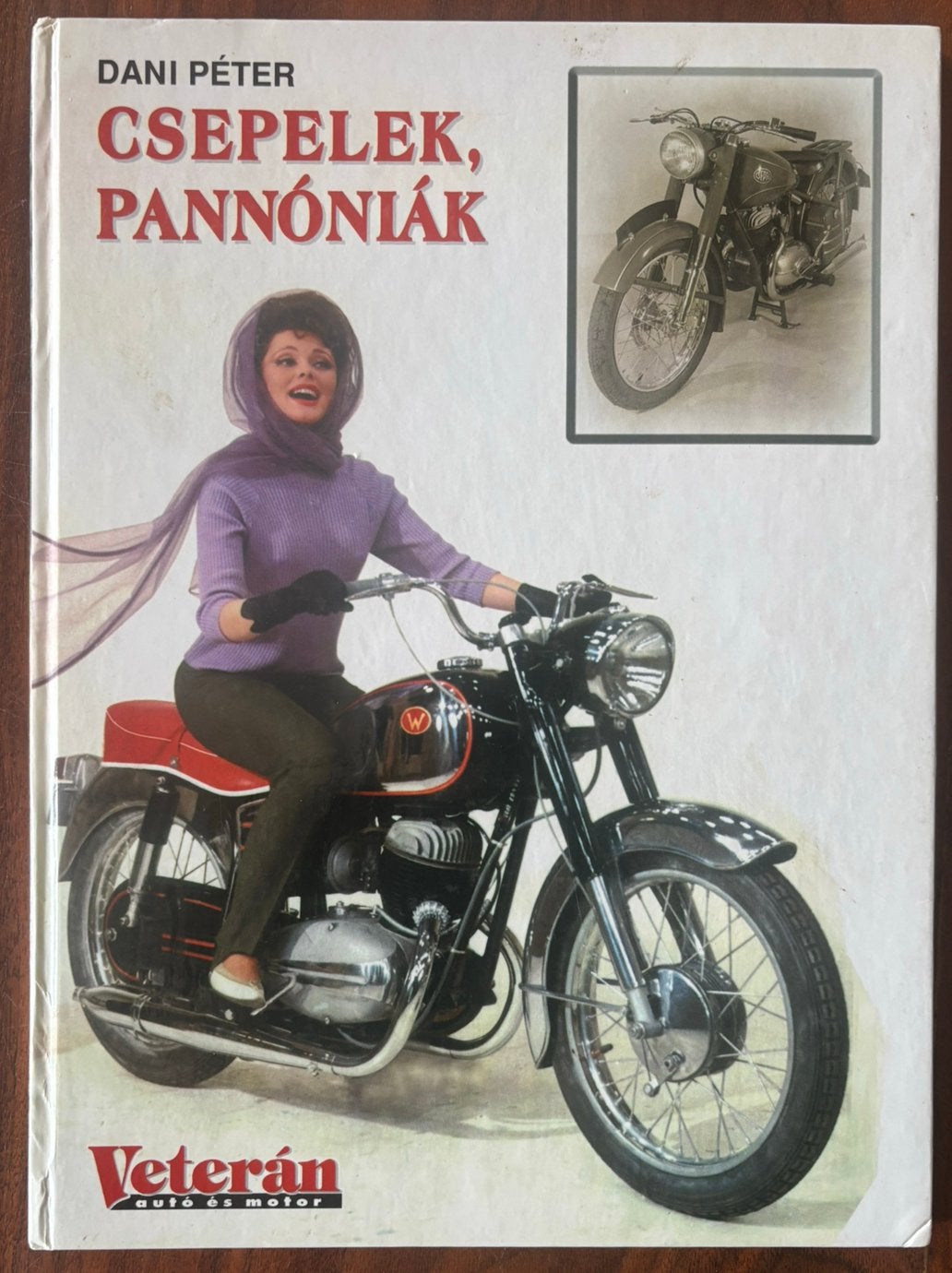 Motorboek Pannonia, Ophalen of Verzenden, Zo goed als nieuw