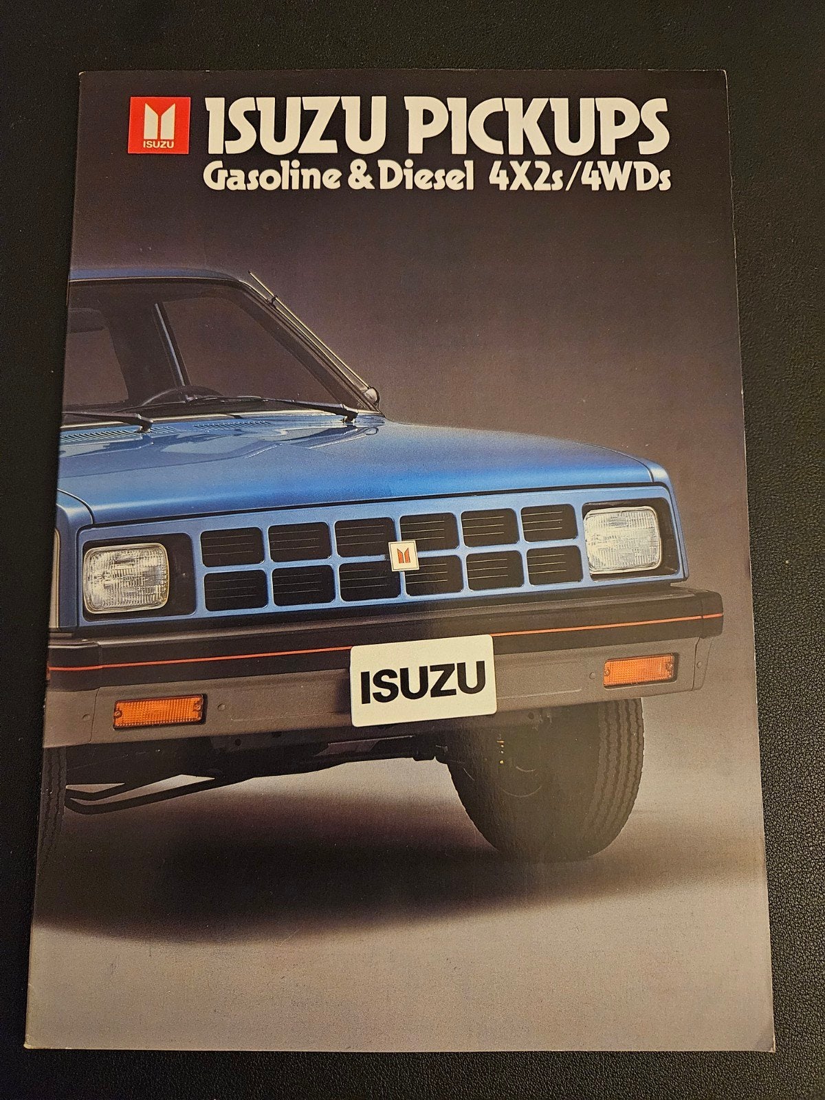Brochure Isuzu Pickups 1983, Ophalen of Verzenden, Zo goed als nieuw, Overige merken
