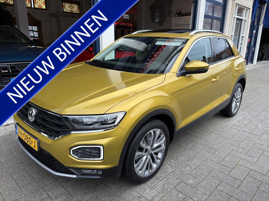 Volkswagen T-Roc 1.0 TSI Style - NL AUTO/PANO/CARPLAY/COCKPI, Voorwielaandrijving, Gebruikt, 116 pk, Bedrijf