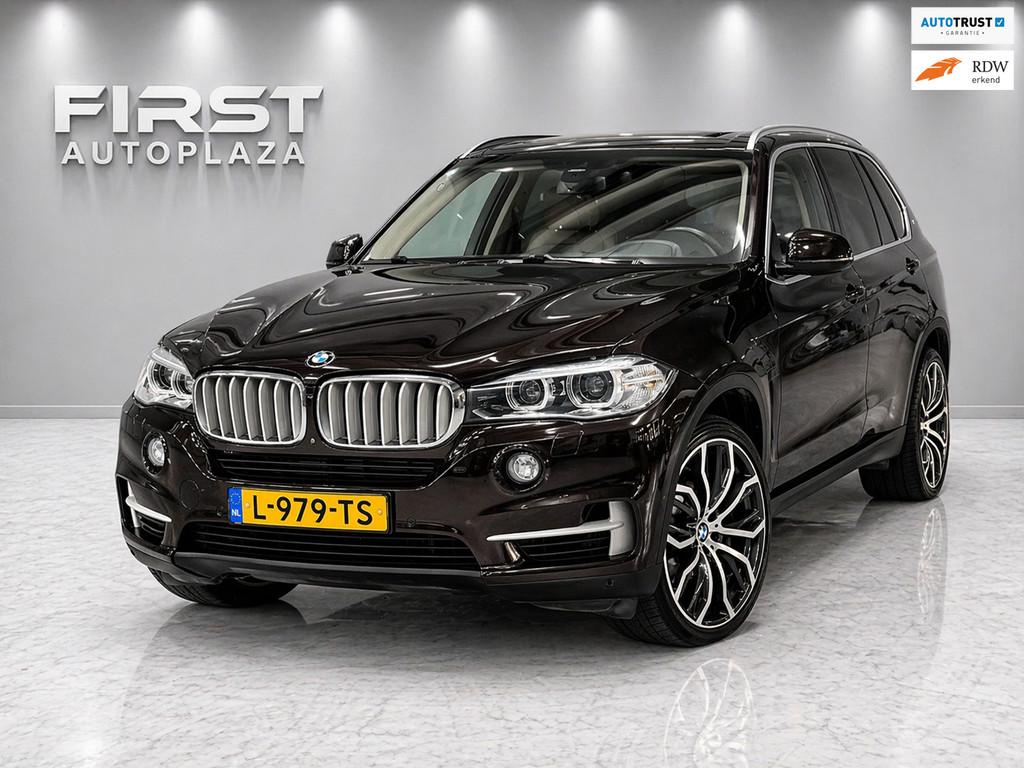 BMW X5 XDrive40e High Executive B&O/PANO/MEMORY/HEAD-UP/M-SP, Gebruikt, 4 cilinders, Bruin, Vierwielaandrijving