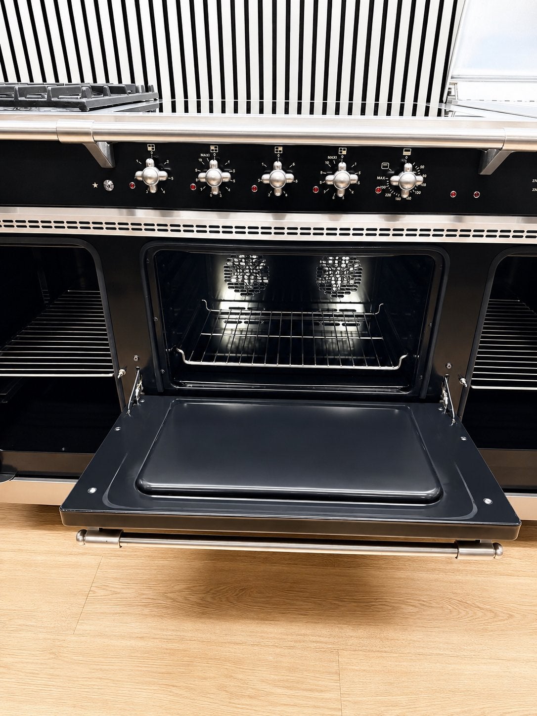 Luxe Lacanche Fornuis Keramisch + Wokpit & Plancha 150 cm, Witgoed en Apparatuur, Fornuizen, Ophalen of Verzenden, Zo goed als nieuw
