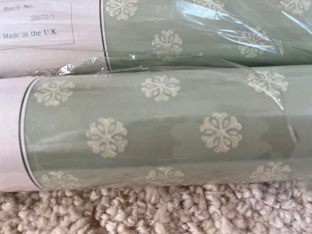 Vintage Laura Ashley behang 2 rollen nieuw in verpakking., Huis en Inrichting, Stoffering | Behang, Verzenden, 10 tot 25 m², Groen