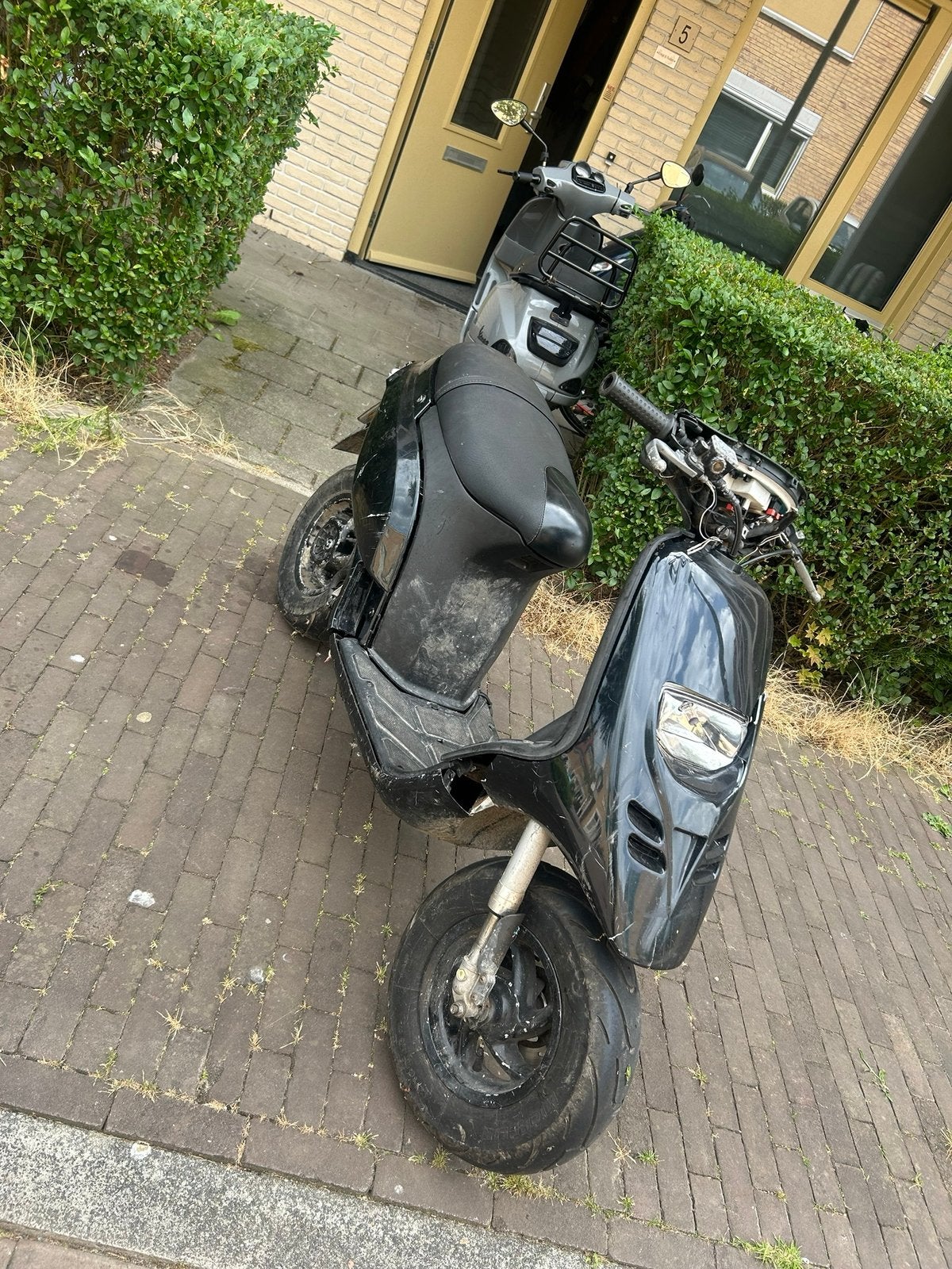 Typhoon project brom zonder wok, Ophalen