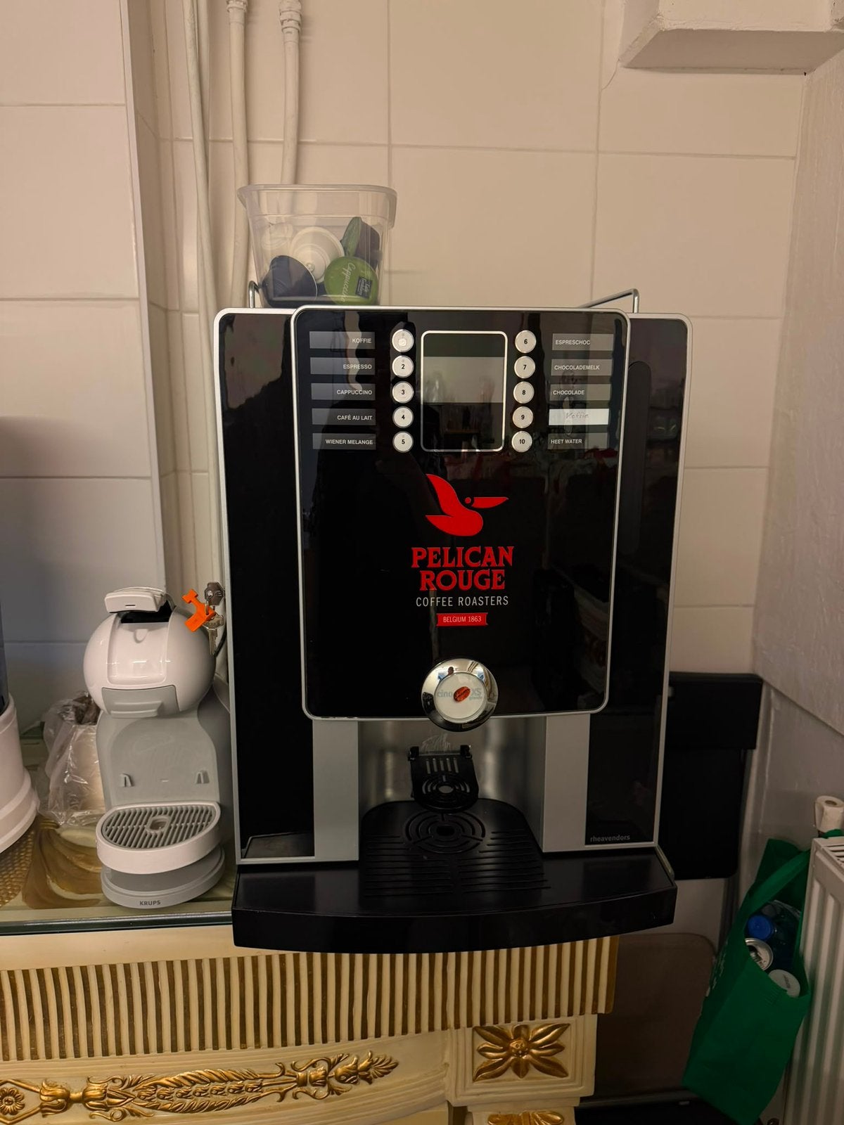 Zakelijke koffieapparaat Pelican Rouge (met defect), Ophalen, 10 kopjes of meer, Koffiemachine, Koffiebonen