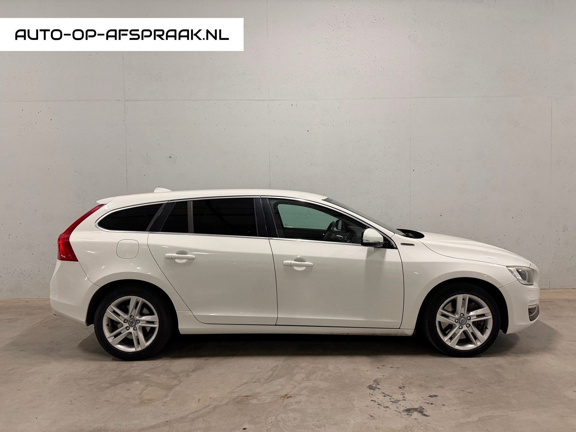 Volvo V60 2.4 D6 AWD Plug-In Hybrid Summum Leer Memory Stoel, Auto's, Volvo, Bedrijf, Te koop, V60, 4x4, ABS, Airbags, Airconditioning