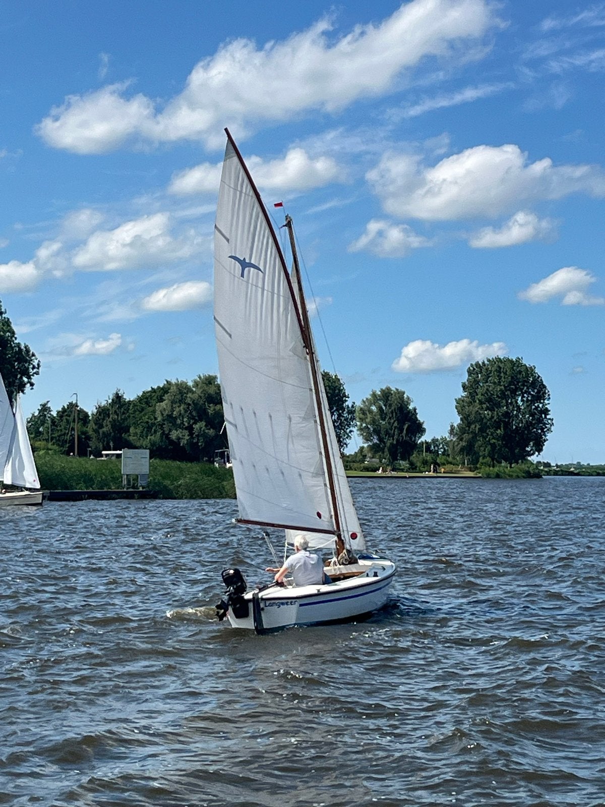 Polyvalk met buitenboordmotor en trailer, Watersport en Boten, Open zeilboten, Ophalen, Gebruikt, Fok, Polyester