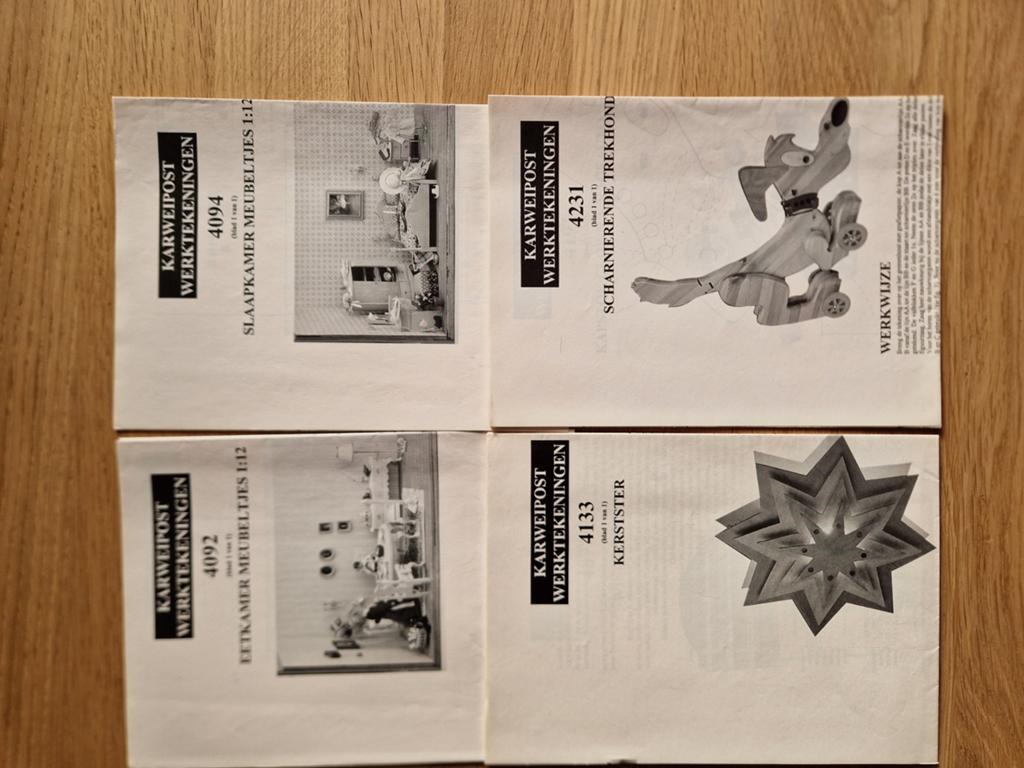 4 bouwtekeningen: poppenhuis meubeltjes, loophond en ster, Ophalen of Verzenden