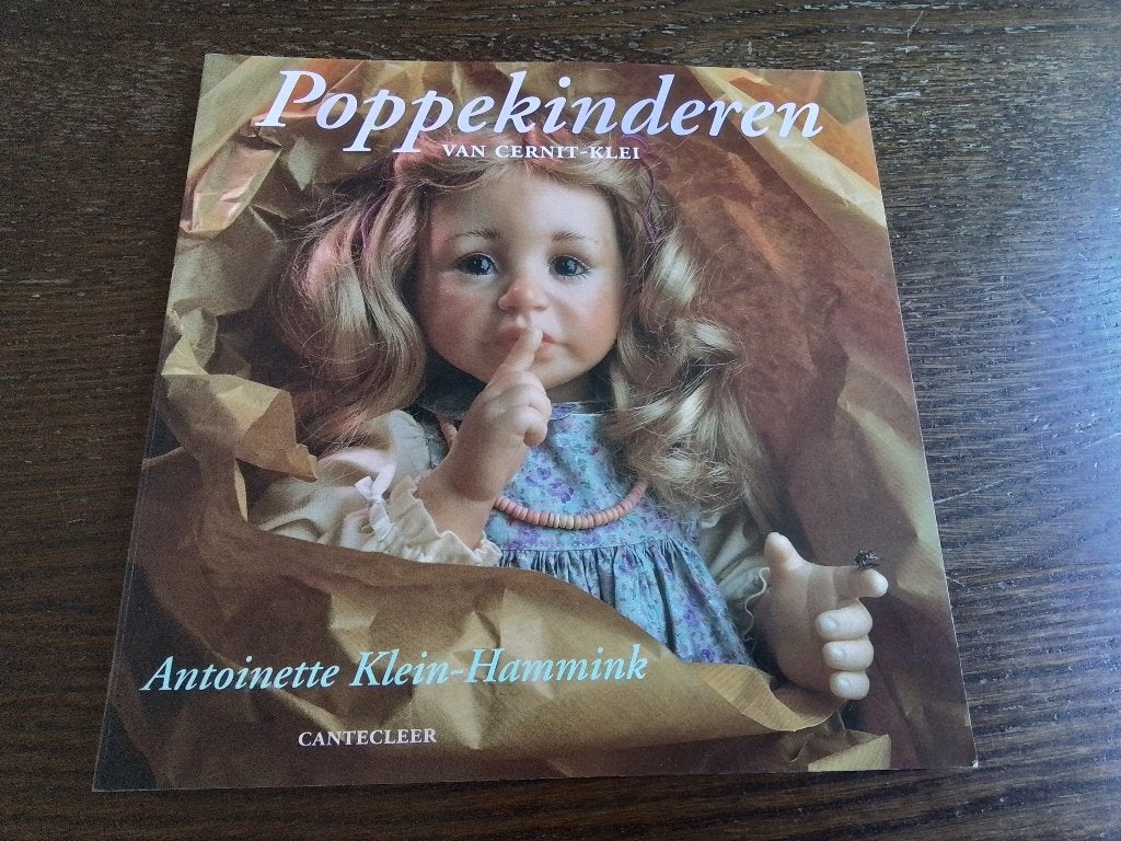 Poppekinderen van Antoinette Klein Hamminc, Ophalen of Verzenden, Zo goed als nieuw, Handborduren, Patroon