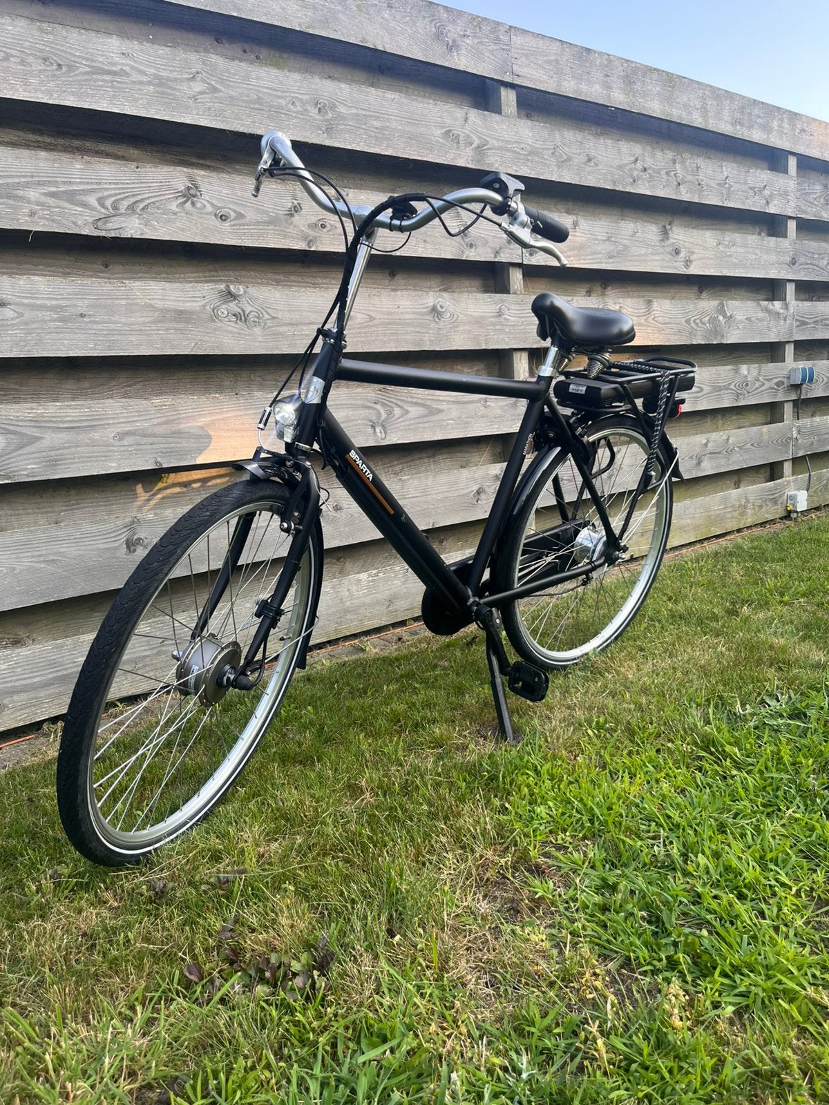Elektrische herenfiets (sparta marathon) in goede staat, Ophalen, Sparta, Zo goed als nieuw, 50 km per accu of meer