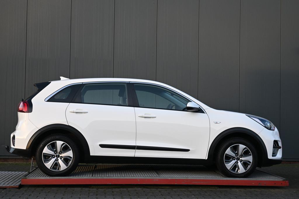 Kia Niro 1.6 GDi Hybrid ComfortLine trekhaak (bj 2021), Auto's, Kia, Stof, Gebruikt, Start-stop-systeem, Wit