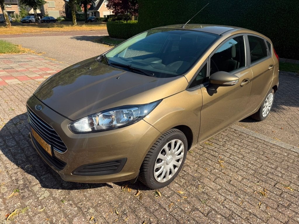 Ford Fiësta 1.0 48KW/65PK 5D 2015 Bruin, Euro 5, Stof, 40 €/maand, Zwart