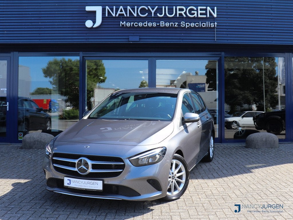 Mercedes-Benz B-Klasse 180 Automaat 7G | Progressive | Busin, 12 maanden, Gebruikt, 4 cilinders, Bedrijf