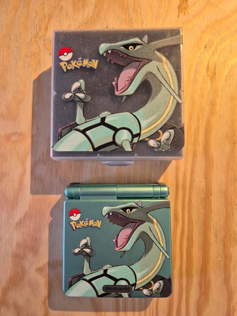 Prachtige Rayquaza Game Boy Advance SP met collectors box, Spelcomputers en Games, Spelcomputers | Nintendo Game Boy, Ophalen of Verzenden
