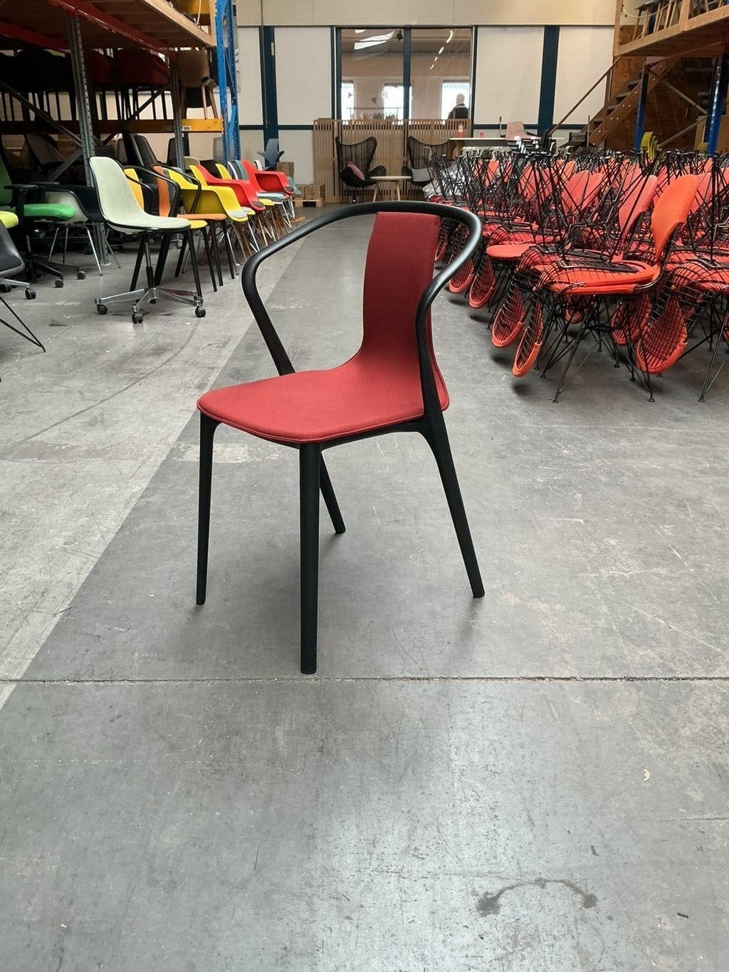 Vitra Belleville Chair Stoel | Kunststof | Rode Stof, Gebruikt, -, Kunststof, Ophalen of Verzenden