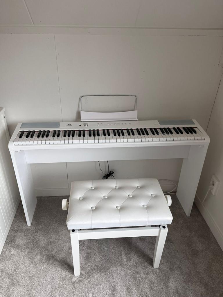 Fazley digitale piano, Muziek en Instrumenten, Piano's, Ophalen, Zo goed als nieuw, Wit