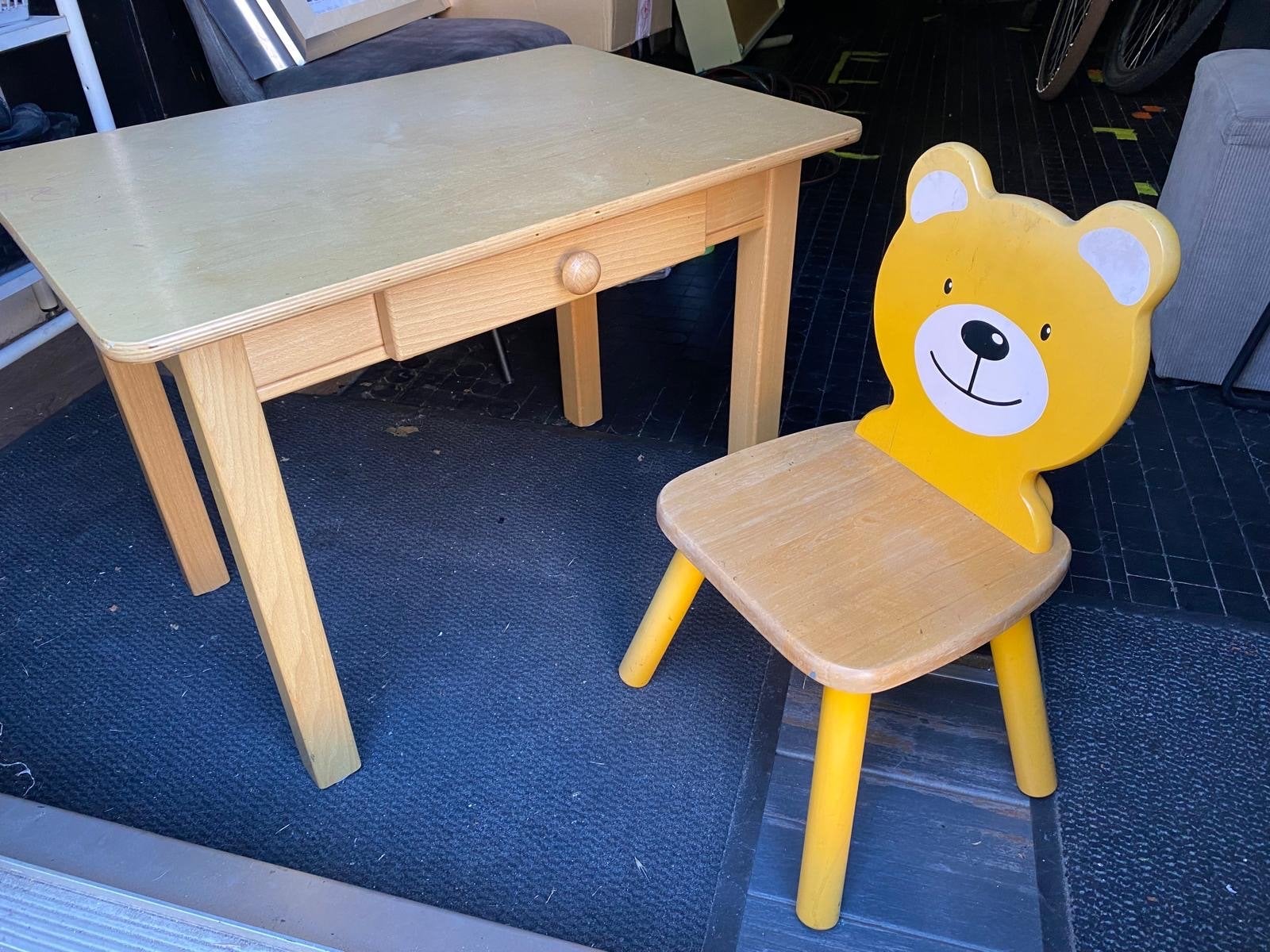 Peuter/kleutertafel met stoel - Gele beer, Ophalen, Gebruikt, Tafel(s) en Stoel(en)