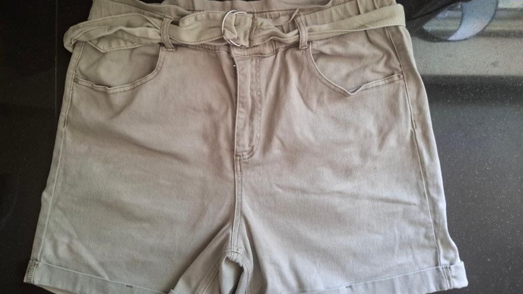 Lichtgroene korte broek met band - Ms Mode, Ophalen of Verzenden