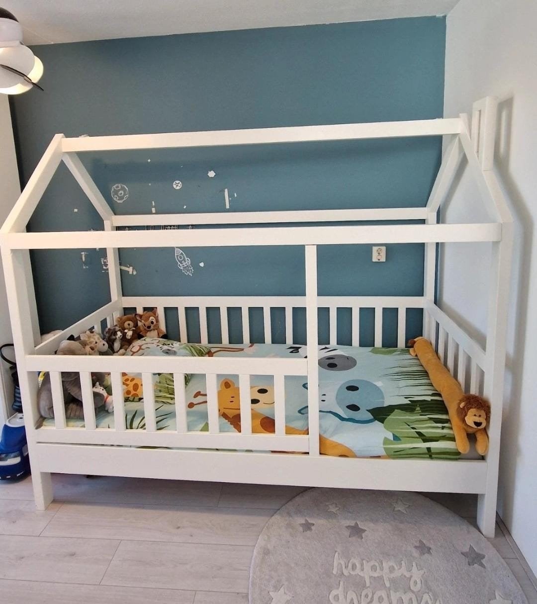 Manowoods Bedhuis Kinderbed - Zo goed als nieuw, Kinderen en Baby's, Kinderkamer | Bedden, Ophalen, 85 tot 100 cm, Zo goed als nieuw