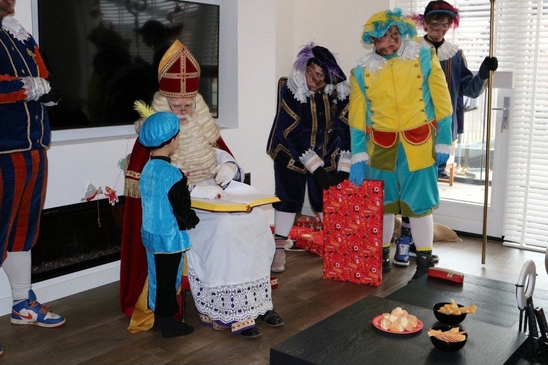 Sinterklaas te boeken ( huren ) voor bezoek, Ophalen of Verzenden, Ronny's Entertainment, Info@ronnysentertainment.nl, 3315DS